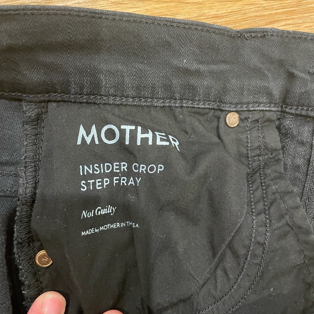 COPY - Mother insider crop step fray . Black size 26